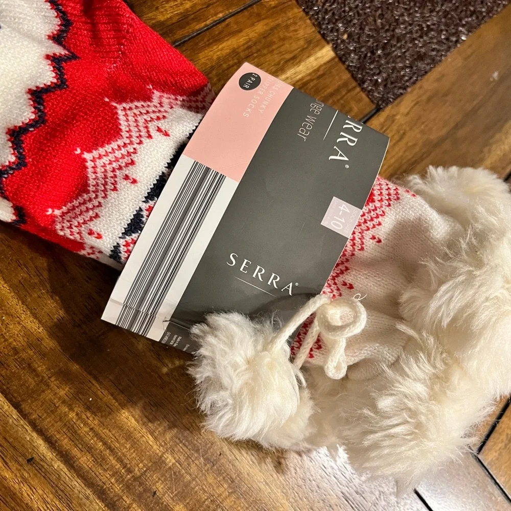 Serra Red and White Snowflake Socks Sz 4-10